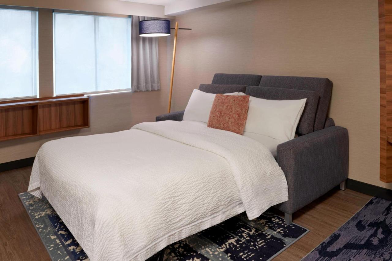 1 Bedroom Suite, 1 King, Sofa bed,800194629:JPEG