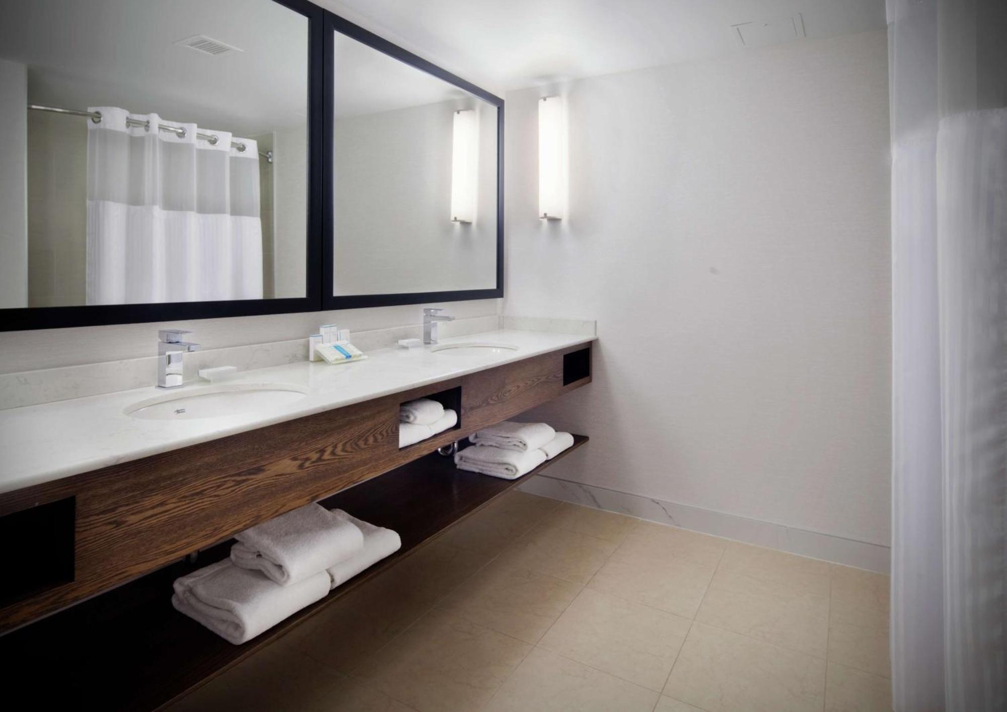 Suite Junior Lit King-Size avec Canapé-Lit