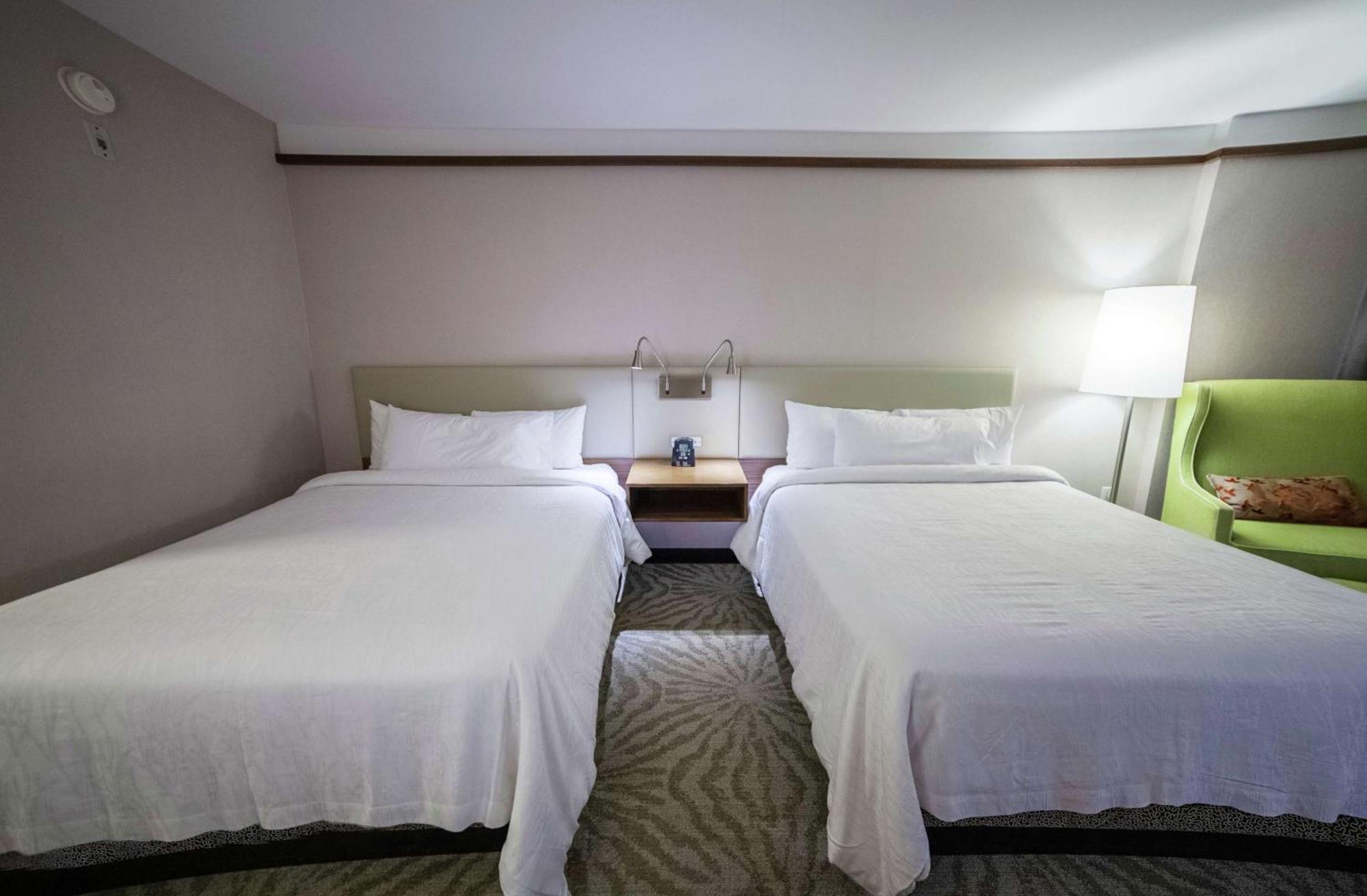 Chambre avec 2 Grands Lits Queen-Size