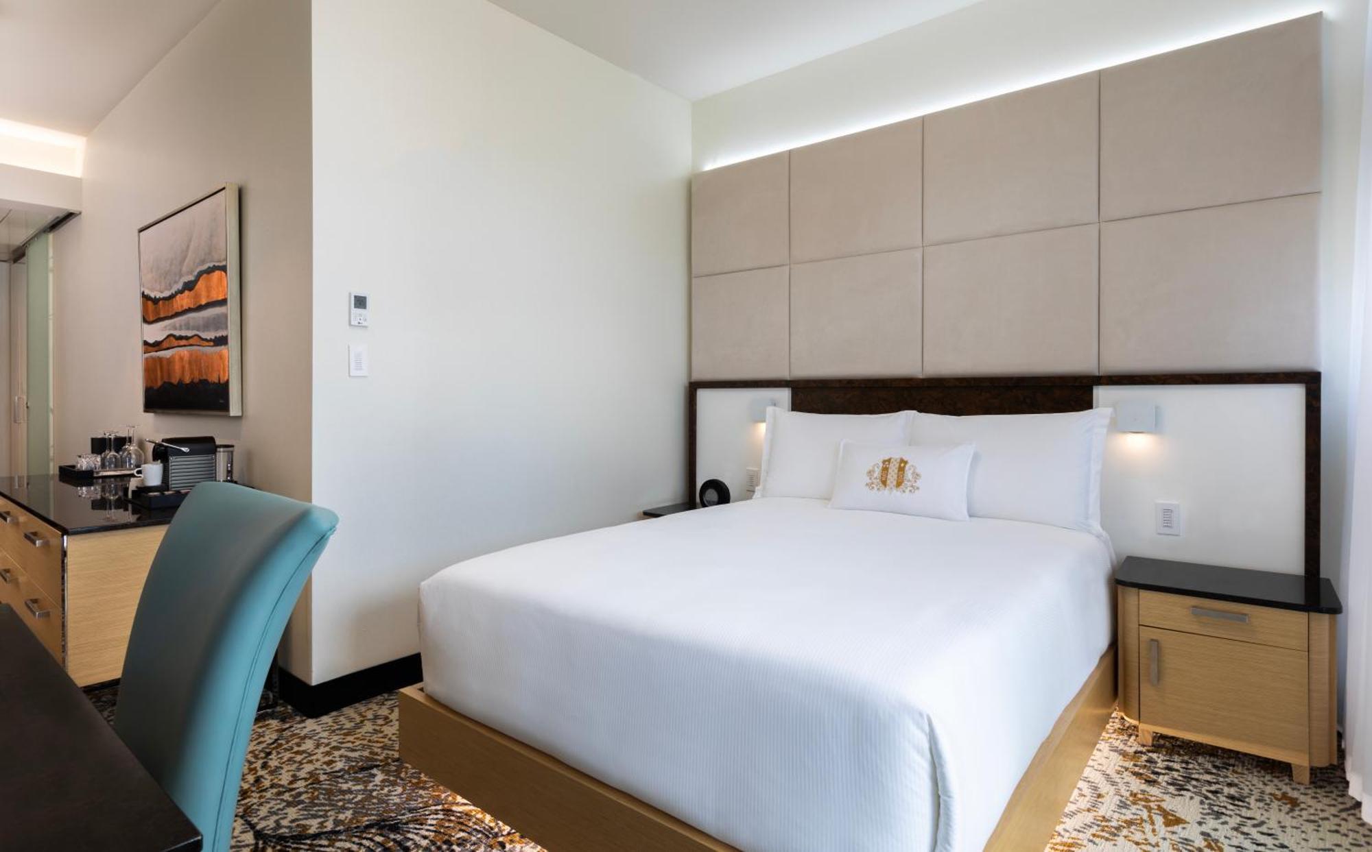 Premium Queen Room