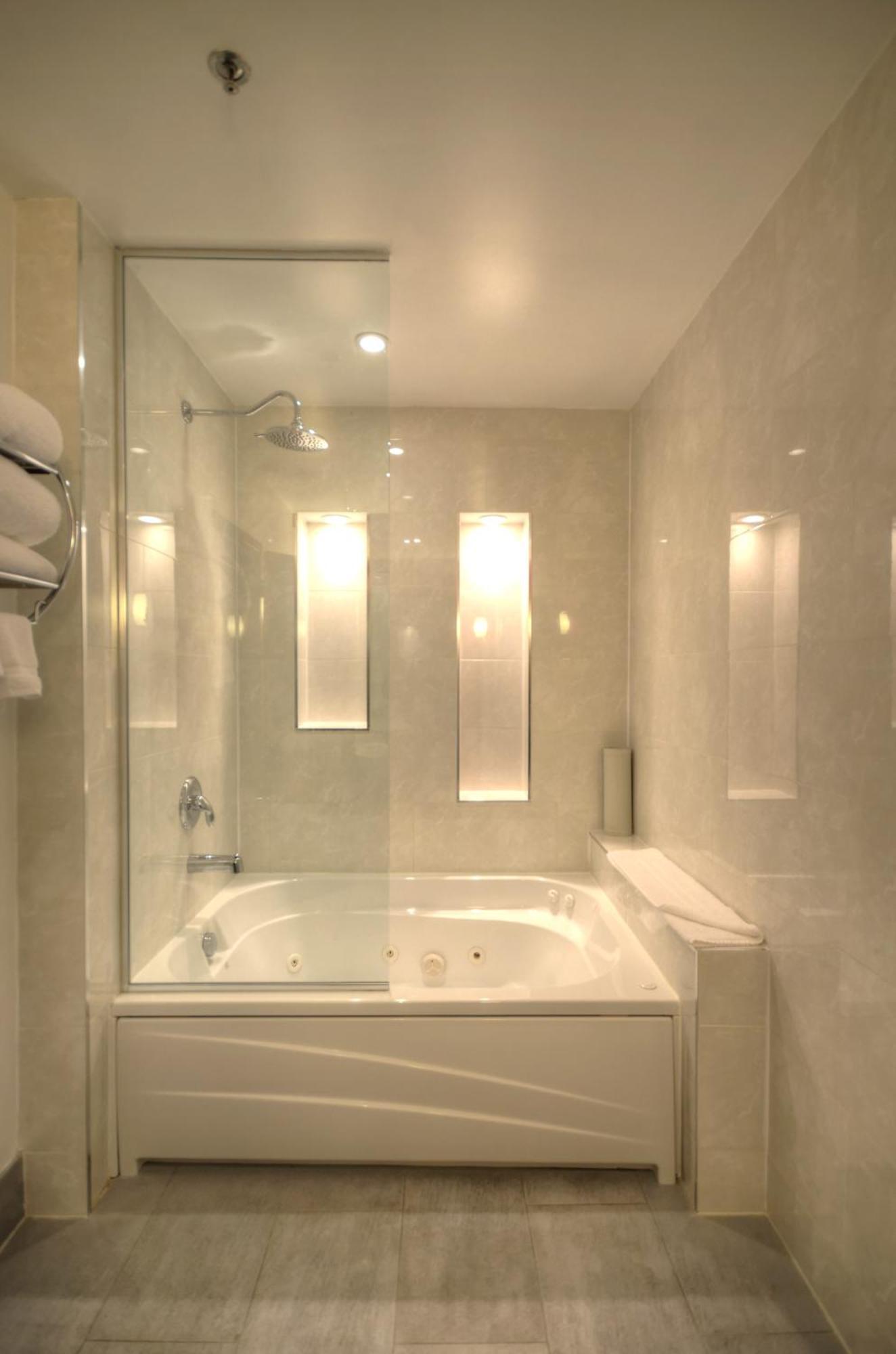 One-Bedroom King Suite - Non-Smoking