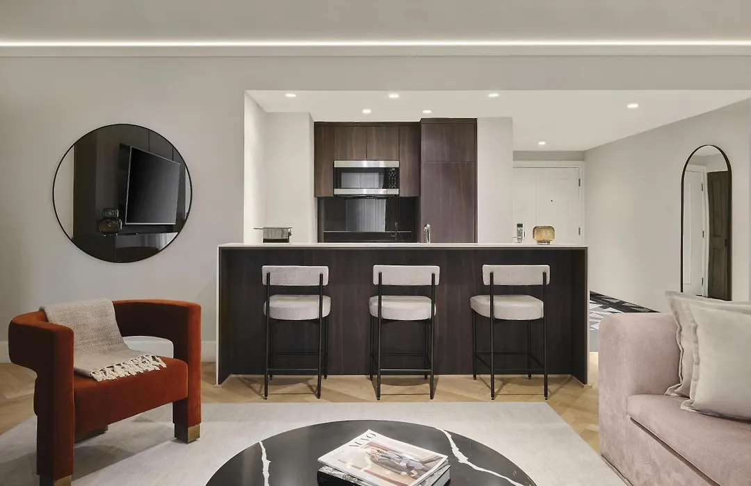 Vogue Hotel Montreal Downtown, Curio Collection By Hilton-1